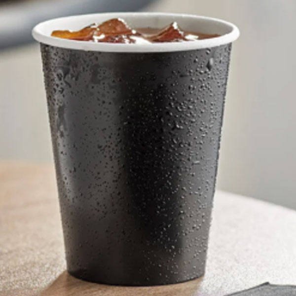 Copos de papel para beber fresco